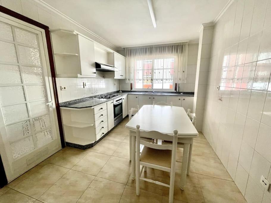 Agradable Apartamento Centrico En Cangas Eksteriør bilde