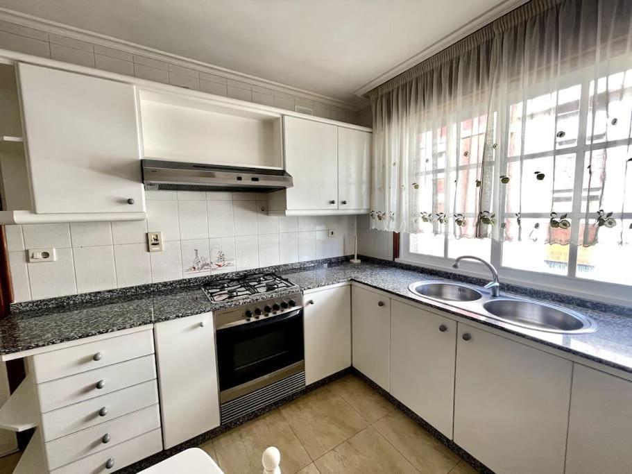 Agradable Apartamento Centrico En Cangas Eksteriør bilde